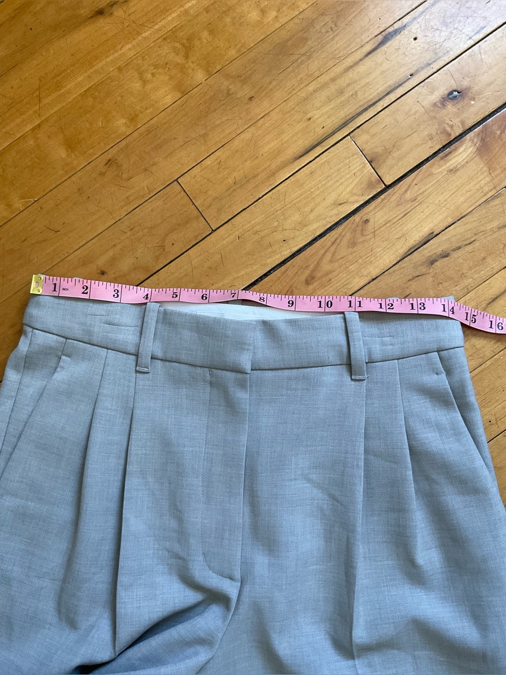 Aritzia
$148
The Effortless Pant™ - Crepette™ - Picture 10 of 13